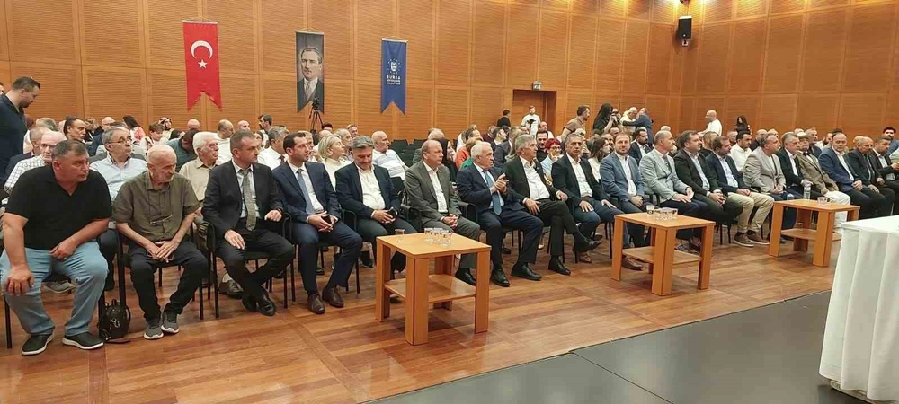Bursa Artvin Vakfı'nda Demirci yeniden başkan seçildi