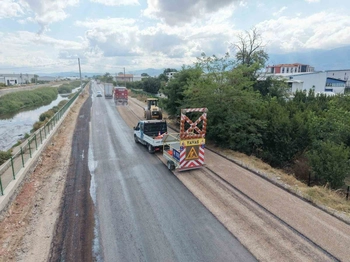 Büyükşehir Samanlı Bağlantı Yolu'nu Yeniledi