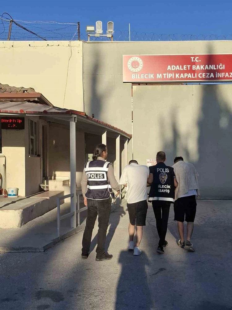 Bilecik'te 3 milyon liralık ziynet eşyasıyla yakalanan 2 şüpheli tutuklandı