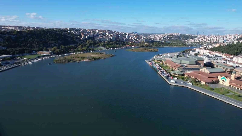 Eyüpsultan Sahilinde Ağır Koku Şikayeti Haliç'te Su Rengi Değişti