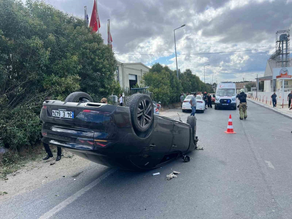 Silivri'de fabrikadan çıkan kamyon kazaya neden oldu
