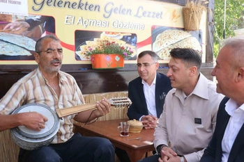 Mesut Özil Sakarya Taraklı'da vatandaşlarla buluştu