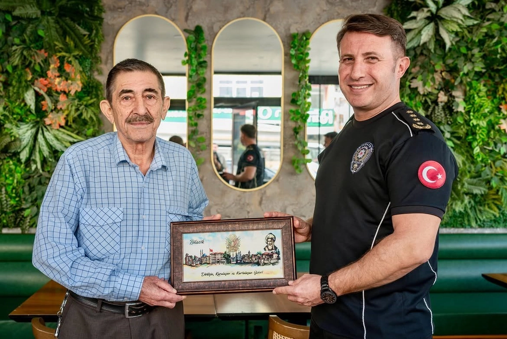 Bilecik Emniyet Müdürü Erdem Çağlar, şehit Polis Memuru Kazım Esmer'in ailesini ziyaret etti