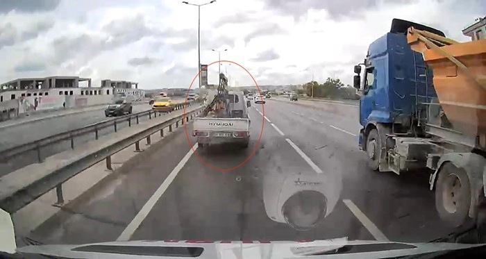 Büyükçekmece'de Ambulansa Yol Vermeyen Sürücüye 46 Bin Lira Ceza