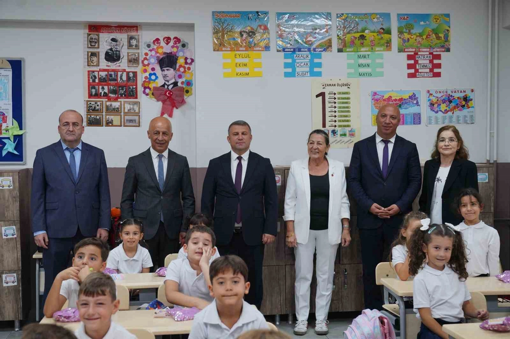 Ayvalık'ta İlköğretim Haftası Coşkuyla Kutlandı