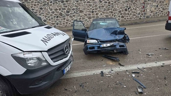 Mudanya'da yağış nedeniyle kaza 2 yaralı