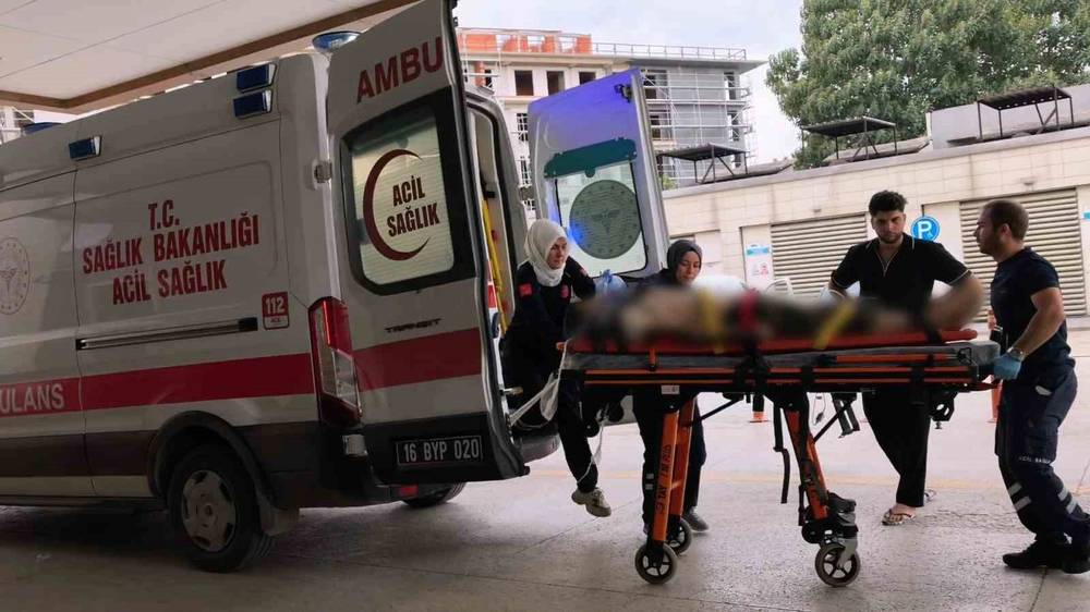 İnegöl'de banyoda fenalaşan Suriye uyruklu genç yaşamını yitirdi
