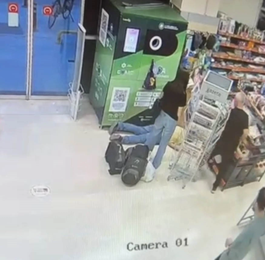 Bursa'da DOA iade makinesinde işlem yaparken kalp krizi geçiren 66 yaşındaki adam hayatını kaybetti