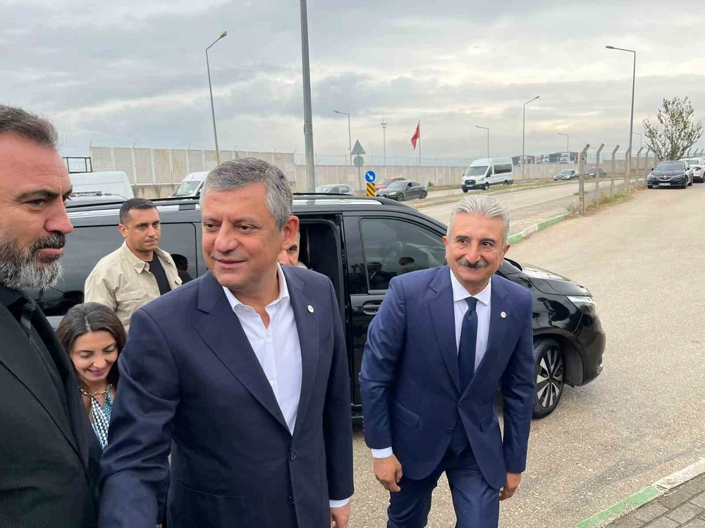 Özgür Özel ve Yeni Parti Heyetinden Mustafa Bozbey'e Cezaevinde Ziyaret