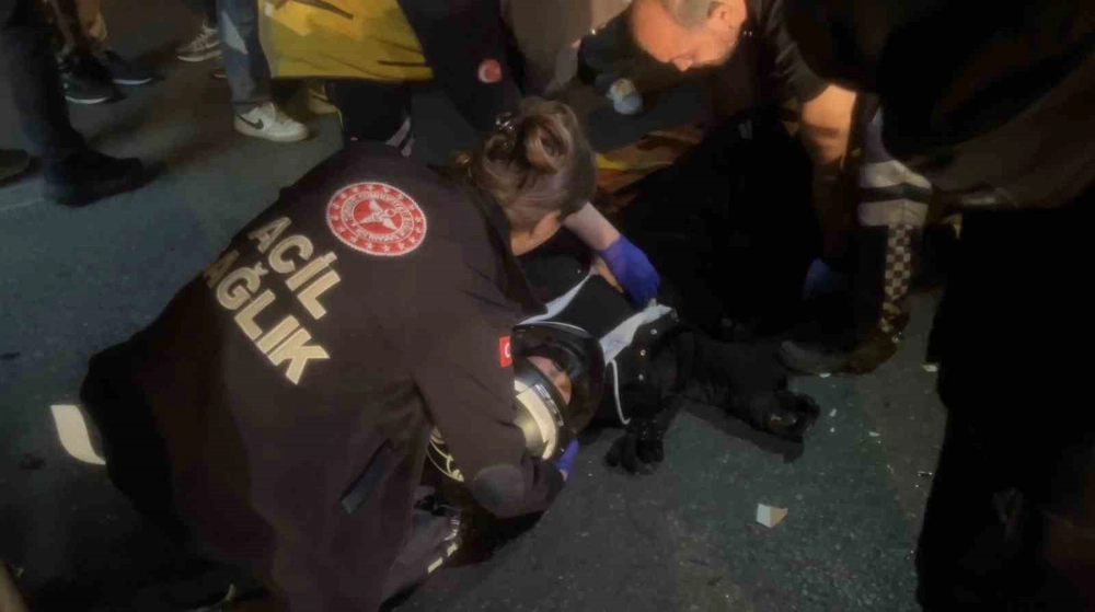 Bursa Mudanya'da kavşakta motosiklet kazası 18 yaşındaki aday sürücü ağır yaralandı