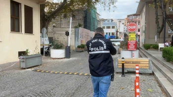 Bursa'da Tarihi Binanın Restorasyonunda İşçi İş Makinesine Kapandı