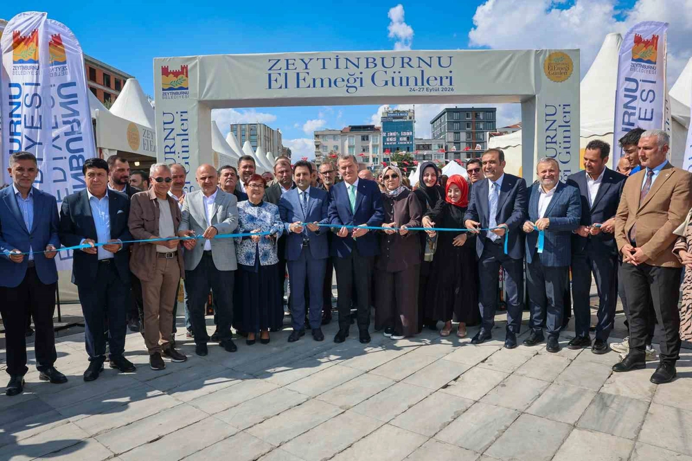 Zeytinburnu'da Kadınların El Emeği Ürünleri 15 Temmuz Meydanı'nda Satışa Çıktı