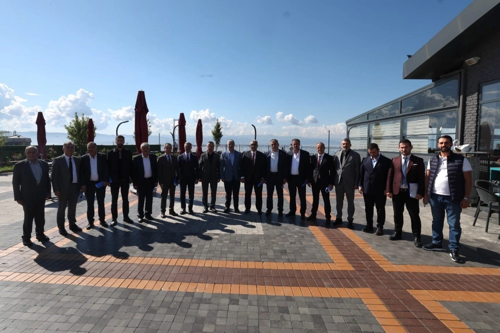 Dilovası Belediye Başkanı Ramazan Ömeroğlu Mahalle Sorunlarını Muhtarlarla Çözüme Kavuşturdu