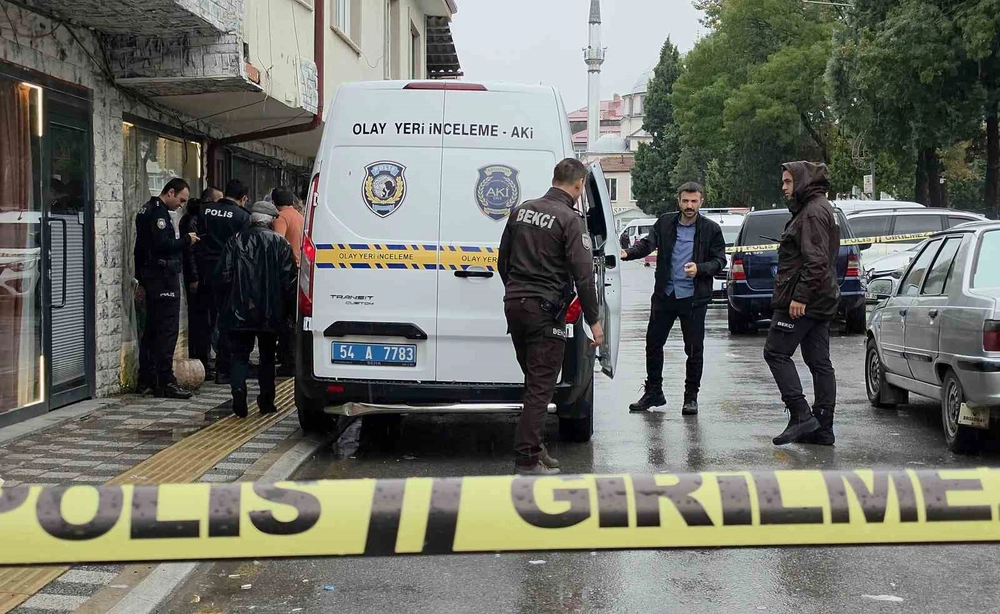 Akyazı'da Alacak Verecek Meselesi Kardeşleri Birbirine Düşürdü