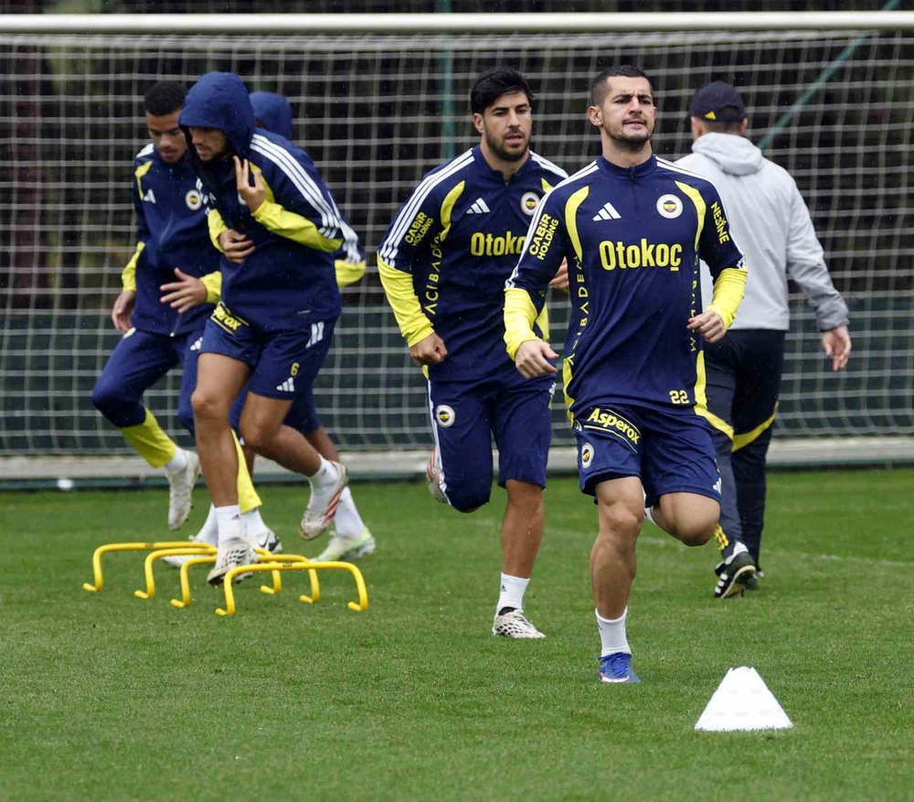 Fenerbahçe Milli Ara Döneminde Çift Antrenmanla Hazırlıklarını Sürdürdü