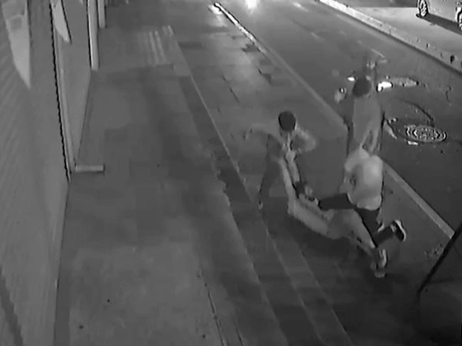 Zeytinburnu'da Alacak Meselesi Çekiçli Sopalı Saldırıya Dönüştü