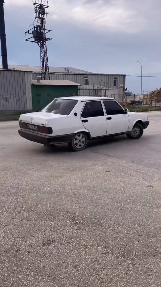 İnegöl'de Drift Atan Sürücüye Sosyal Medya Paylaşımı Nedeniyle Ağır Para Cezası