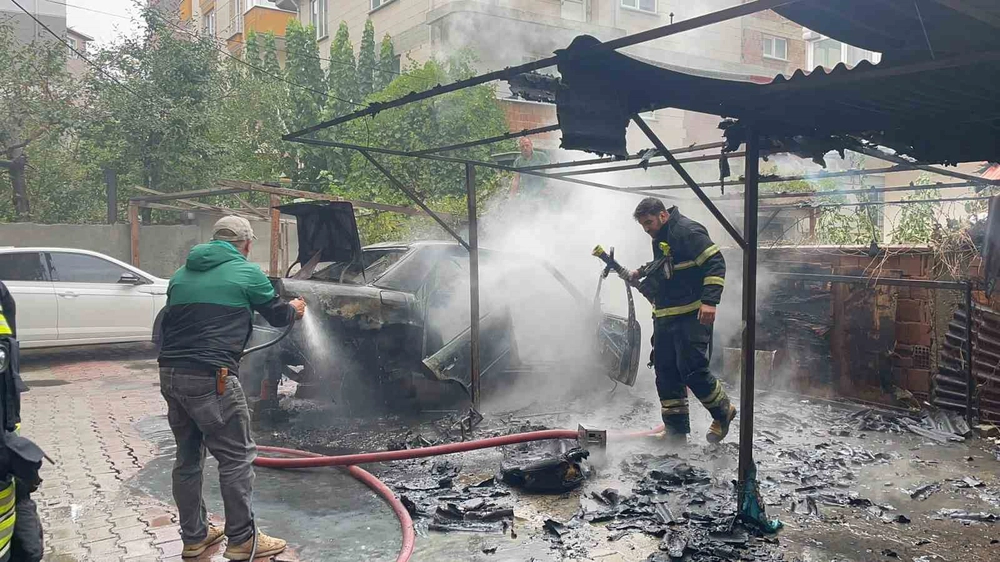 Çerkezköy'de Otoparkta Çıkan Yangında Araç Sahibi Yaralandı