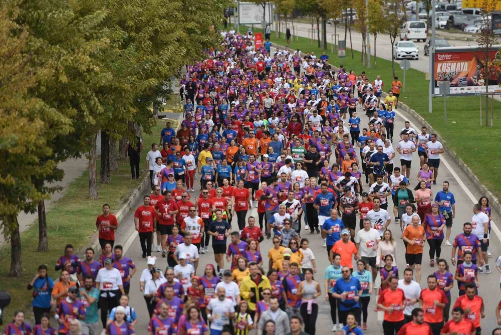 13. Eker I Run Bursa'da Kurumsal Takımları Ekip Ruhu İçin Bir Araya Getiriyor