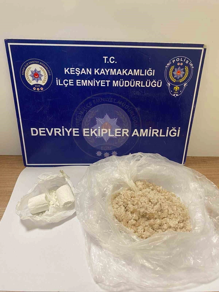 Keşan'da Ticari Taksiden Uyuşturucu Madde Çıkartıldı