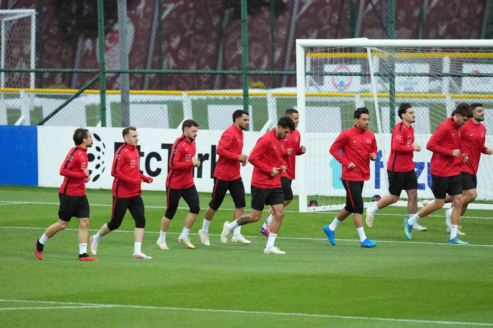 A Milli Takım Belçika Karşısında Gövde Gösterisi İçin Riva'da Hazırlıklara Başladı