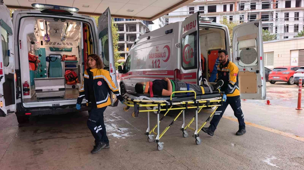 İnegöl'de Merdiven Boşluğuna Düşen 12 Yaşındaki Çocuk Yaralandı