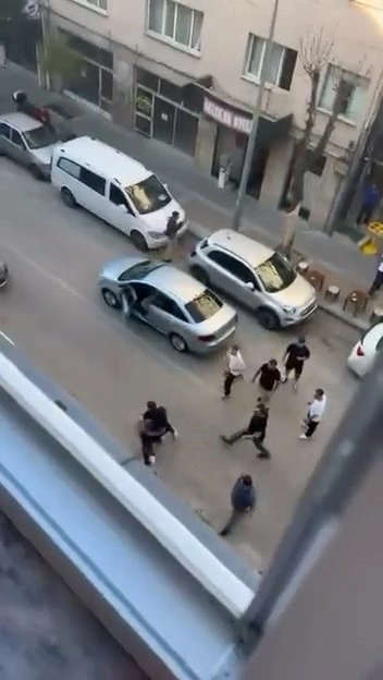 Bursa'da Trafik Tartışması Kavgaya Dönüştü O Anlar Kamerada