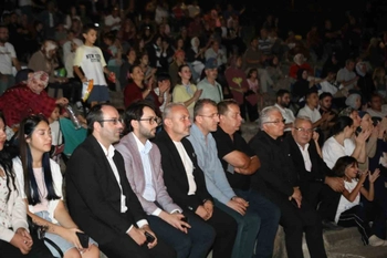 İnegöl'de Kurtuluş Coşkusu Yeniceköy'de Gençlik Korosu Konseriyle Taçlandı