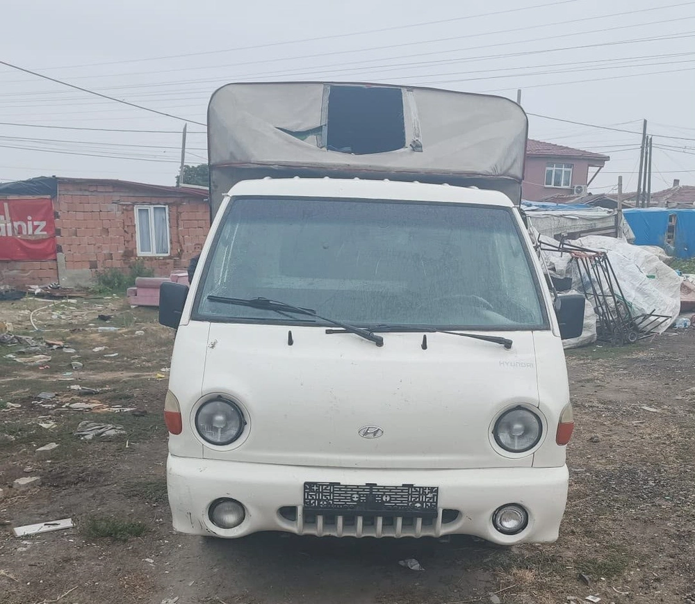 Tekirdağ'da Ahşap Palet Çalan Şüpheliler Plakasız Kamyonetle Yakalandı