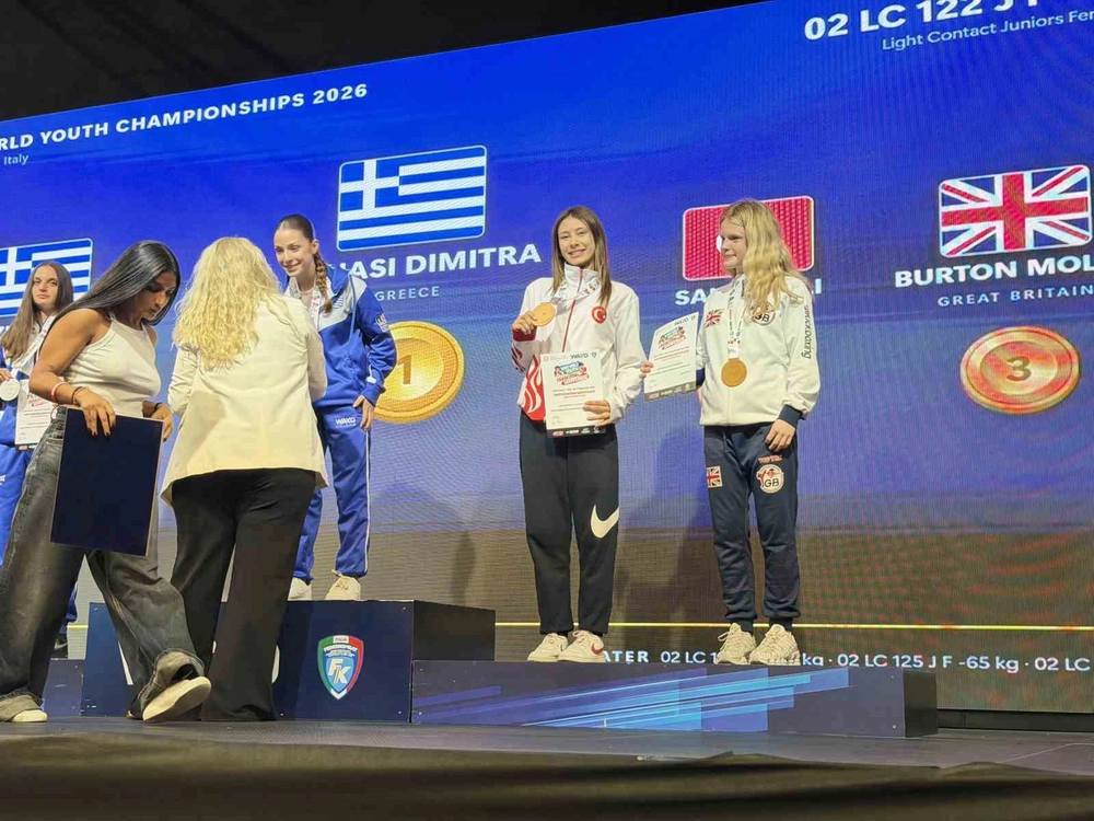Bursalı Sporcu Aslı Salım İtalya'da Dünyayı Sarsan Başarıya İmza Atarak Bronz Madalya Kazandı