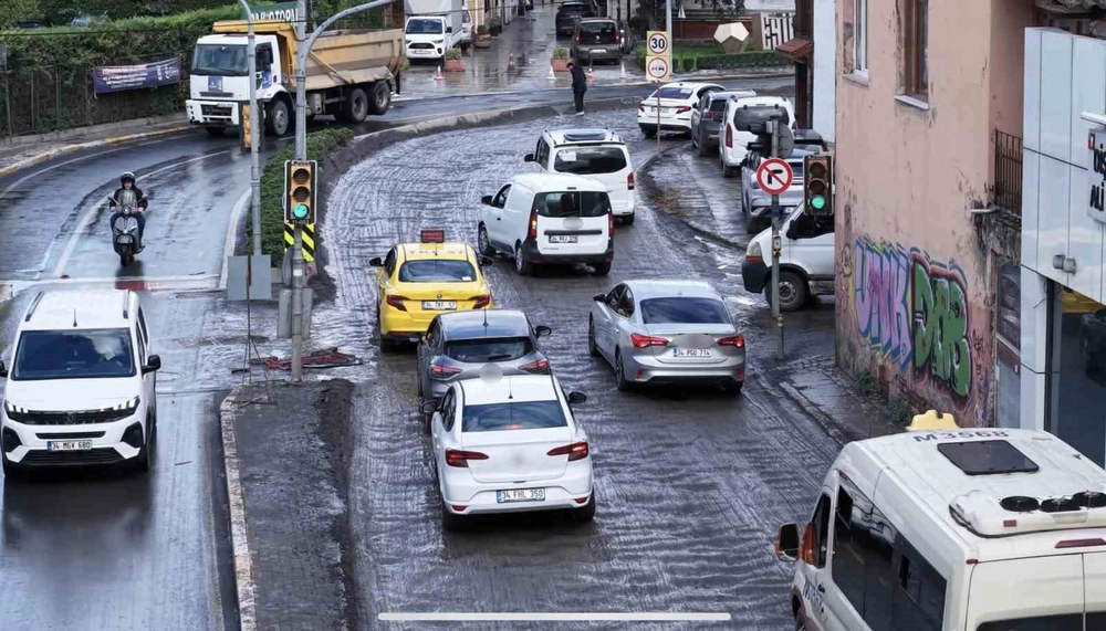 Eyüpsultan'da Altyapı Çalışmaları Trafiği Durma Noktasına Getirdi