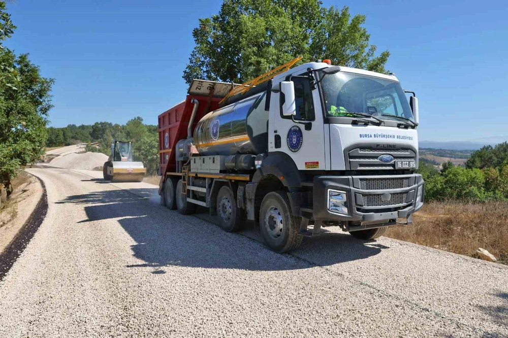 Bursa'nın 4 İlçesinde 32,5 Kilometrelik Yol Yenileme Çalışması