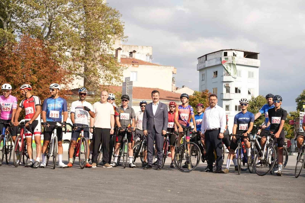 Yenişehir'de Bisiklet Yarışında Gökhan Ulutaş Zafere Ulaştı