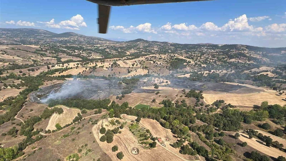 Bursa Büyükorhan'da Yangın Helikopterlerle 1,5 Saatte Kontrol Altına Alındı