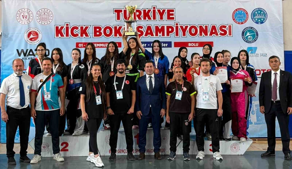 Milli Takım Antrenörlüğüne Mustafakemalpaşalı Gizem Yıldız Getirildi