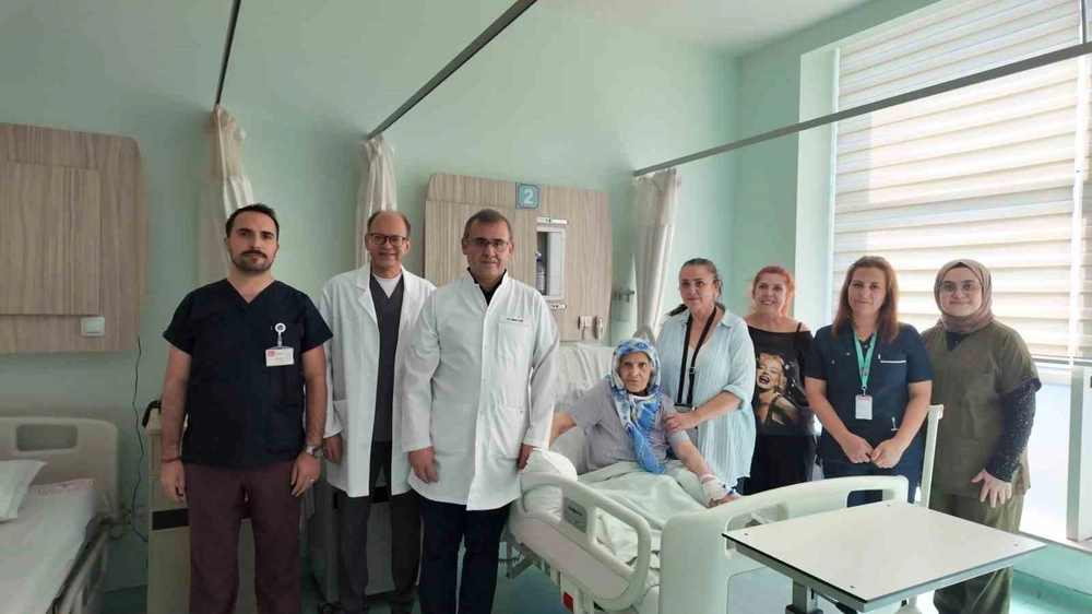 Türkiye'de Bir İlk: Metalik Kalp Kapağına Kateterle Yeni Kapak