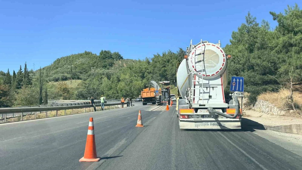 Bursa'da Dürdane Rampasında Asfalt Onarımı Trafiği Etkiliyor